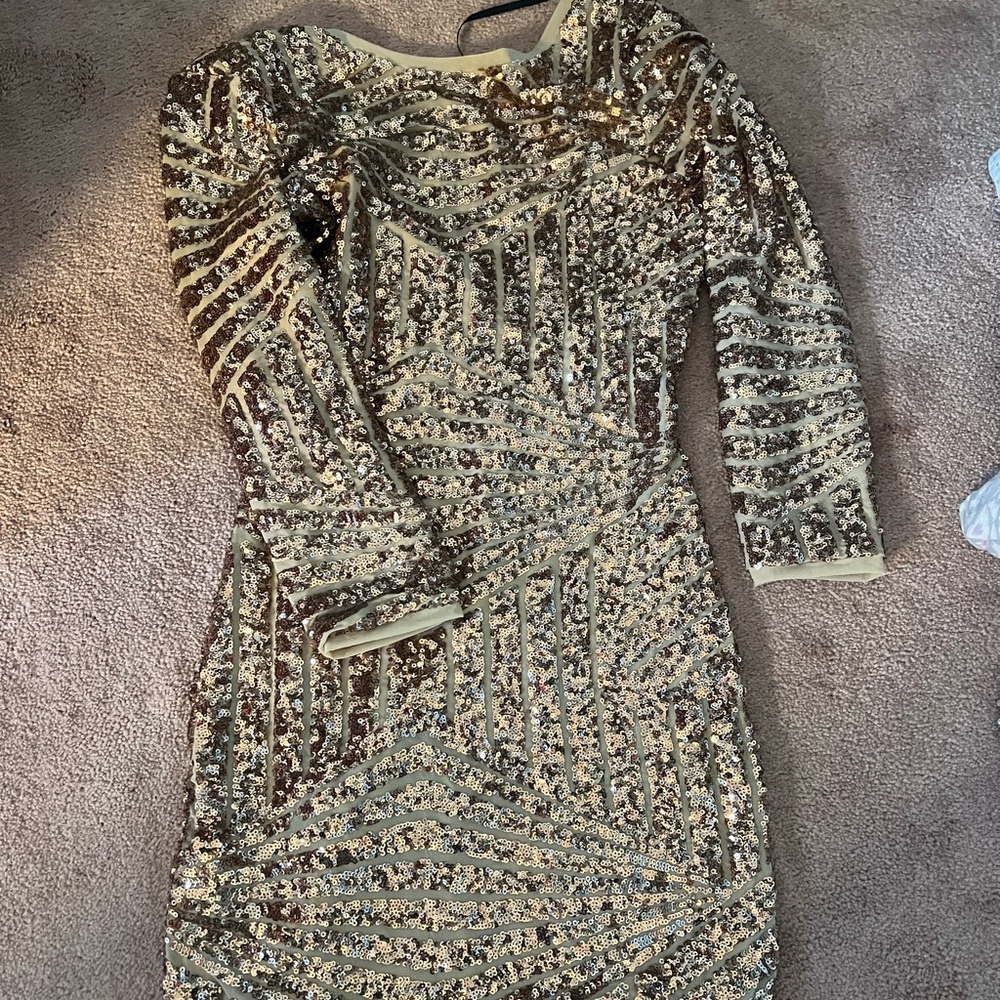 Brand new forever 21 gold cocktail 3/4 sleeve dress 

Size smalll
